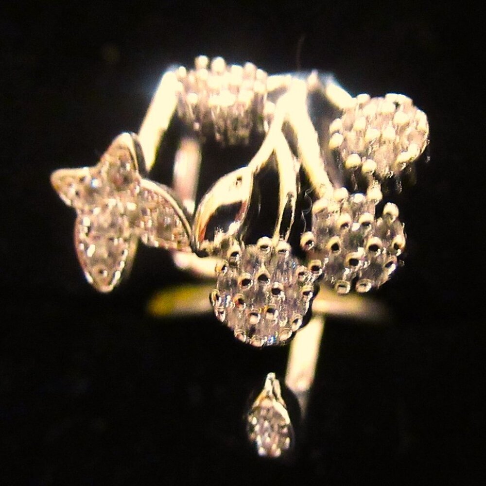 BUTTERFLY-ON-FLOWERS GLITTER RING with adjustable band